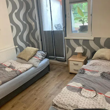 Komorzanski Labedz 아파트 Komorze